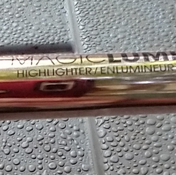 L'Oreal magic lumi highlighter deep 866 - Picture 5 of 5